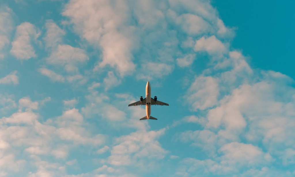 7,000 flights  was canceled and delayed on Monday as winter storm slams East Coast.
