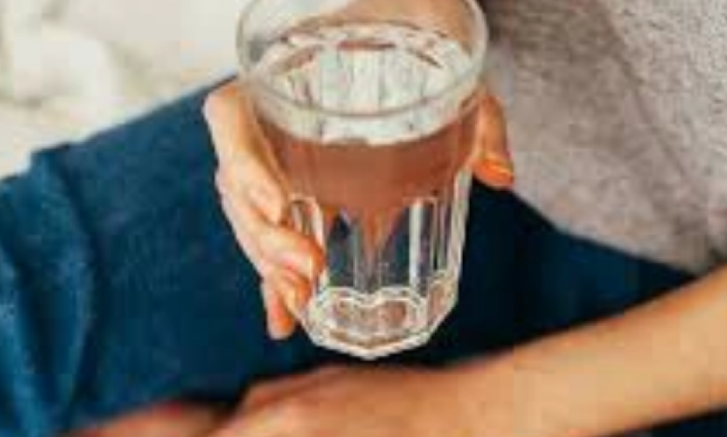 4 Benefits Of Drinking Water Everytime Before Intimacy