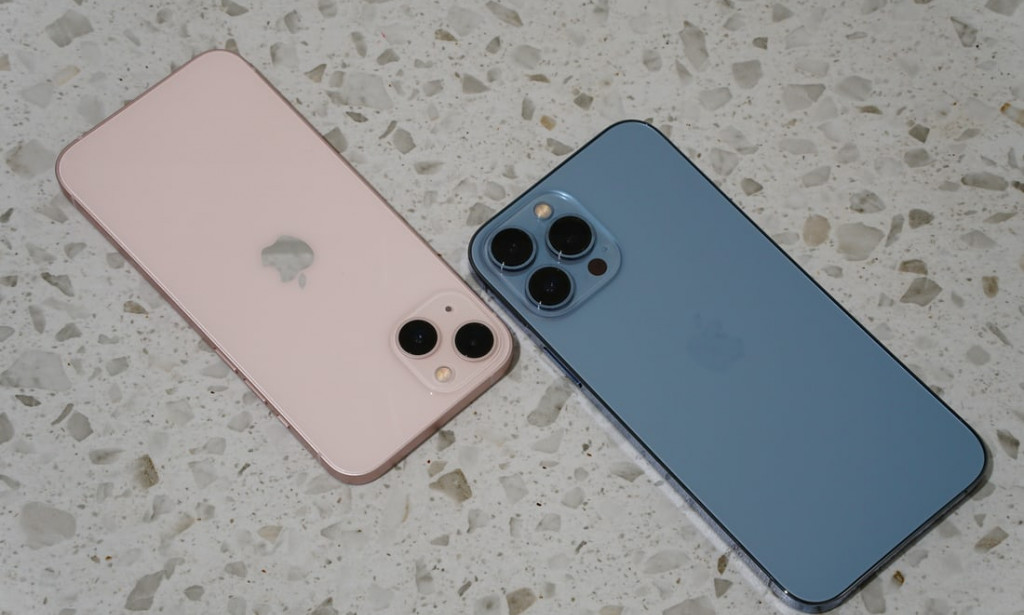 Apple iPhone hits highest European market share during 'rollercoaster' year in 2021