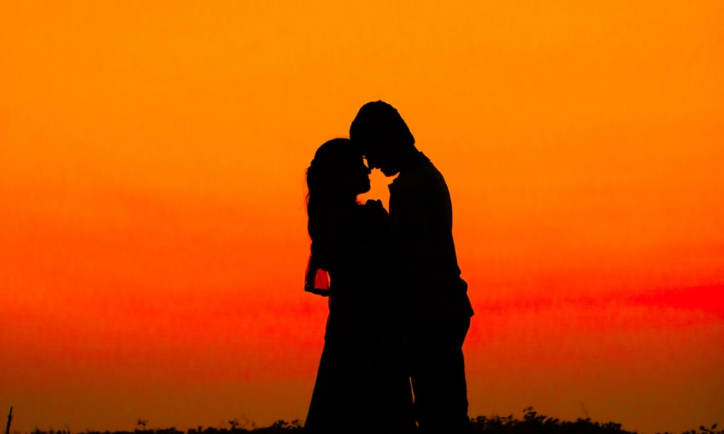 10 WAYS TO KNOW IF YOU'RE A LIFE PARTNER OR A FUN PARTNER