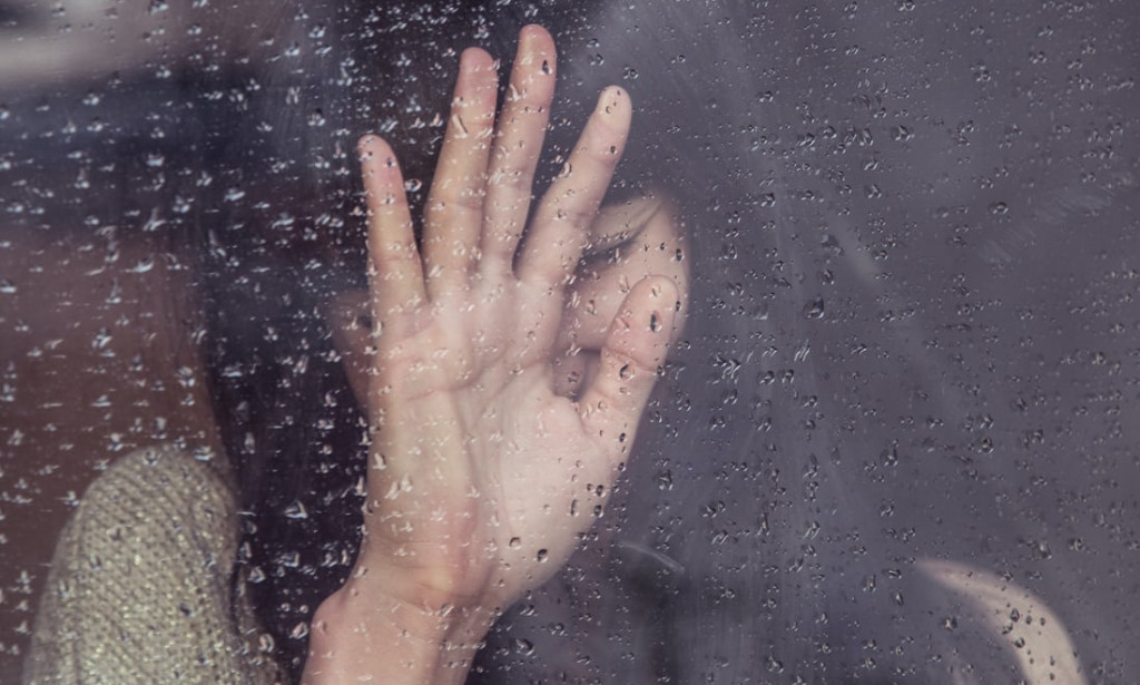 HOW TO HANDLE HEARTBREAK