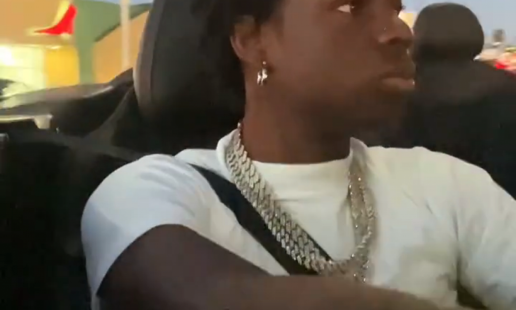 Davido calls wizkid broke billionaire after being caught repeating clothes 😹✨