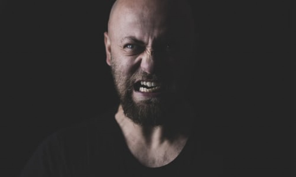 Never Trust Anyone In Your Life, Hustle.