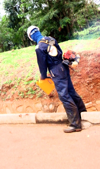 Micheal mawanda doing the slashing