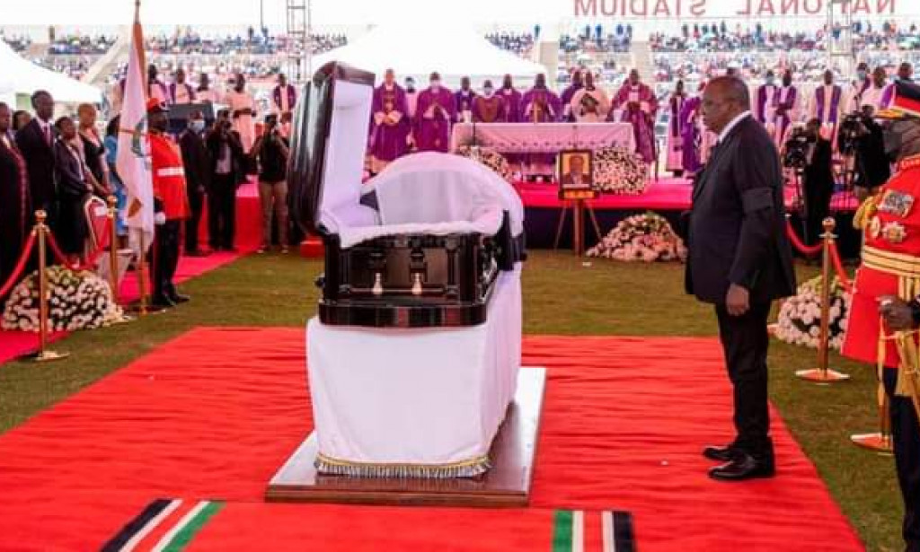 Kenyans Heap Praises To President Mwai Kibaki As He Set To Be Buried At His Rural Home