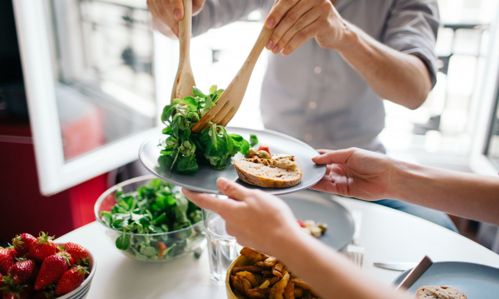 Eat With Consistency for Better Calorie Control