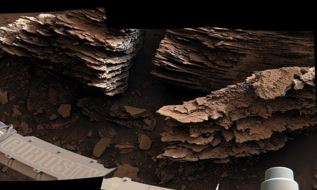 Interest catches staggering perspectives on a changing Mars scene