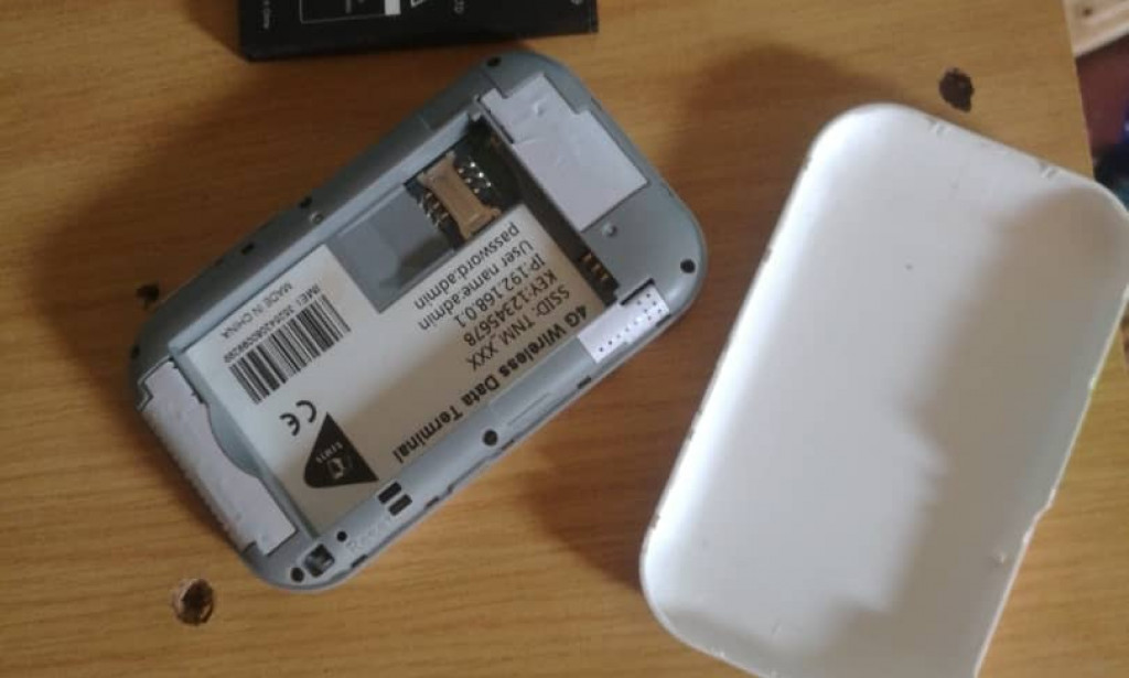 How to reset a pocket wi-fi