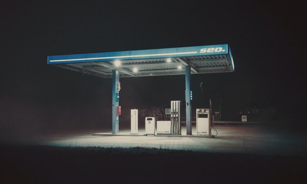 A Lagos lady strips and attempts to set fire to a fueling station