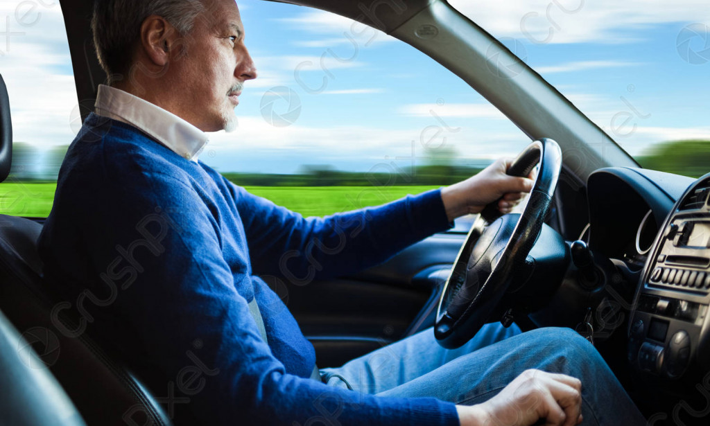 Things you should avoid doing to your Manual car while driving