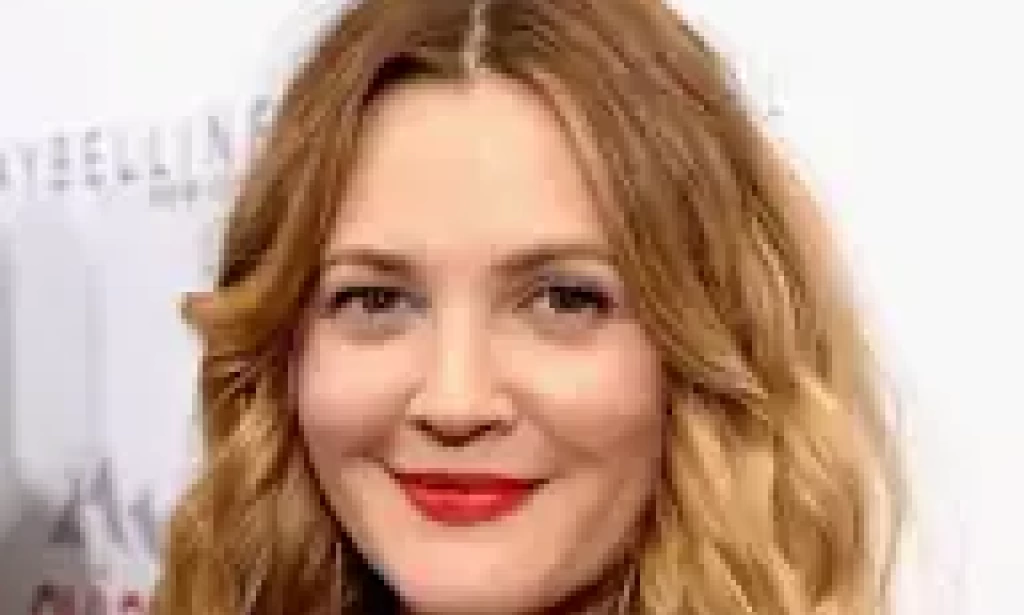 Why People Are Obsessed With This Viral Video of Drew Barrymore in the Rain