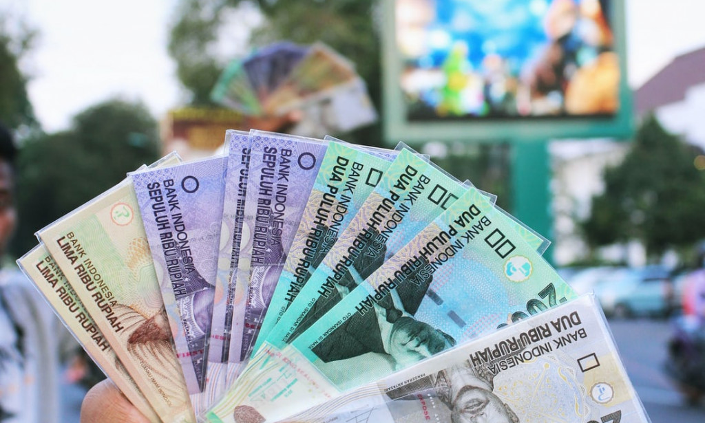 how to make money as a minor (-18)