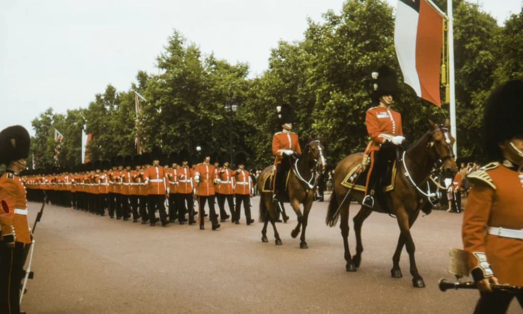 Sovereign Elizabeth's kids monitor final resting place in serious vigil