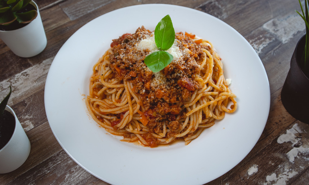 How to prepare Spaghetti Bolognese and it's nutrional value