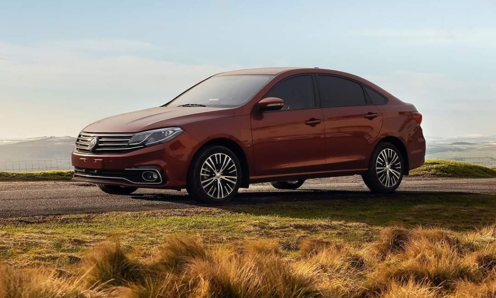 comparison of electric vehicles (EVs) and fuel-powered vehicles