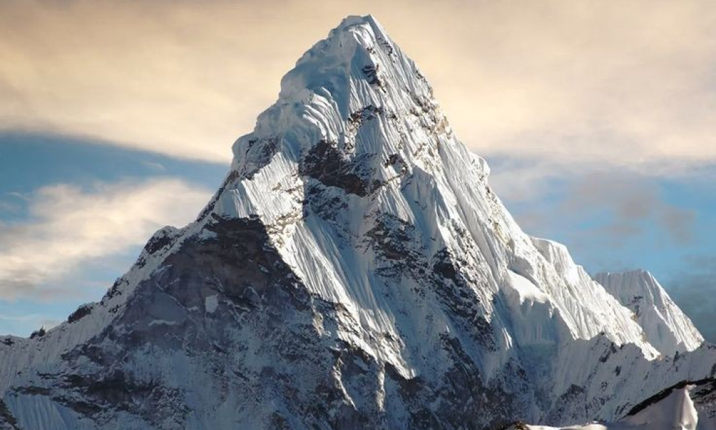 Tite:Conquering Giants:Exploring the World's Tallest Mountain