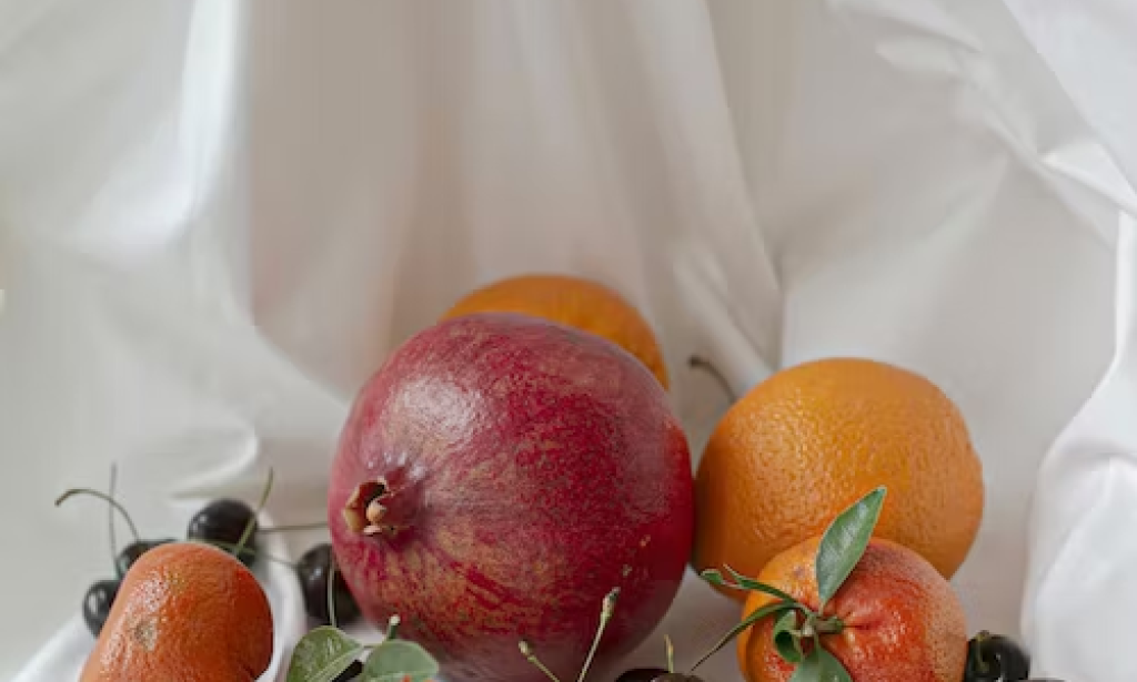 10 HEALTHY FRUITS THAT ARE SUPER NUTRITIOUS.