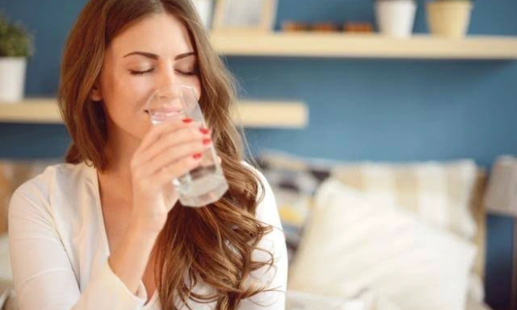 The Potential Benefits of Morning Water Intake in Preventing Headaches