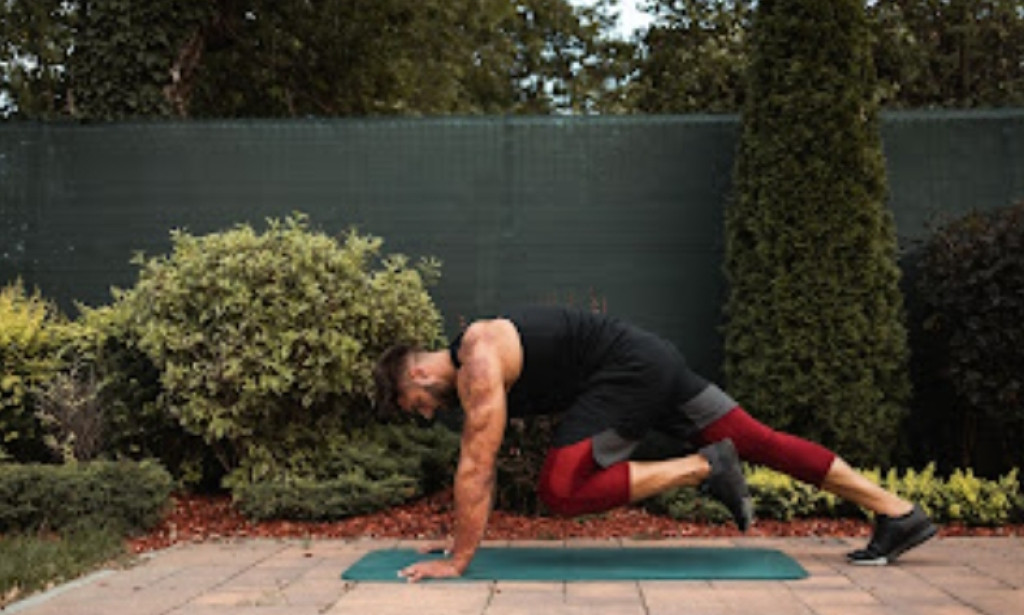 The Best Exercises To Do While Working Away from Home