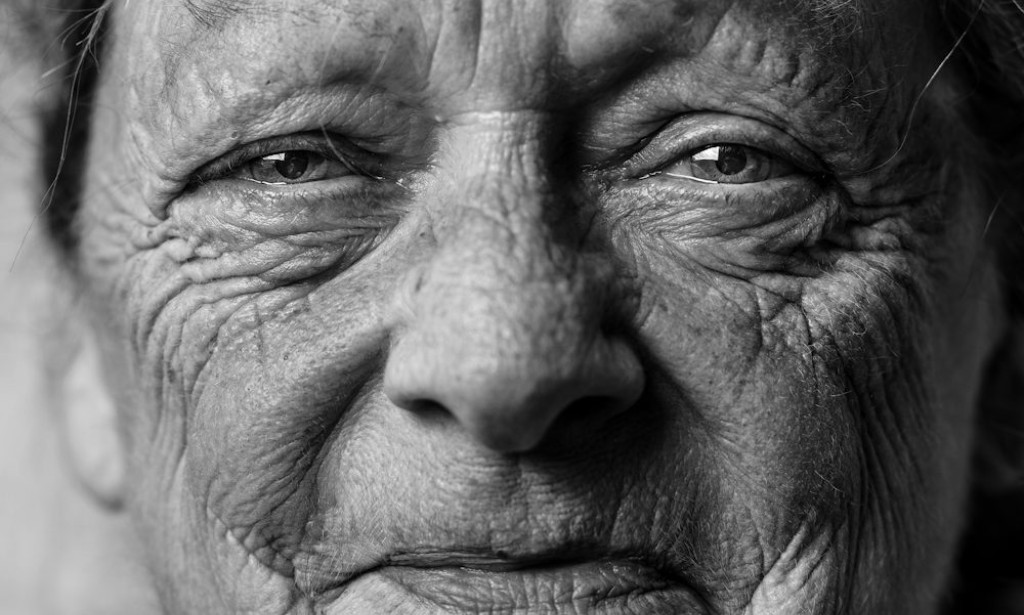 Study Reveals Accelerated DNA Aging in Women Living with HIV