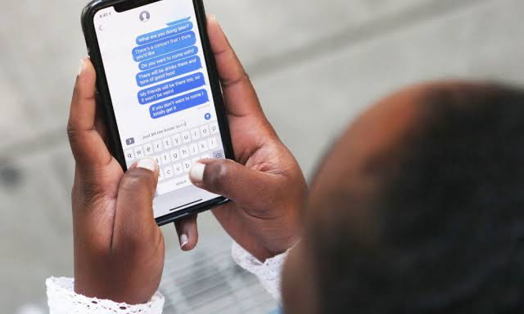 Reasons why people text you when you look good on photos