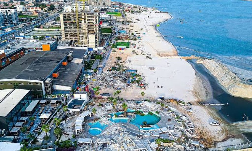 THE DESTRUCTION OF BEACHES IN LAGOS STATE.IS THE GOVERNMENT DOING THE RIGHT THING?