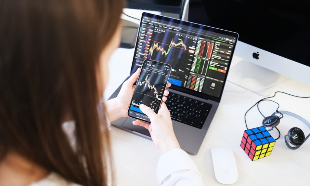 How to make money  through crypto trading as a beginner