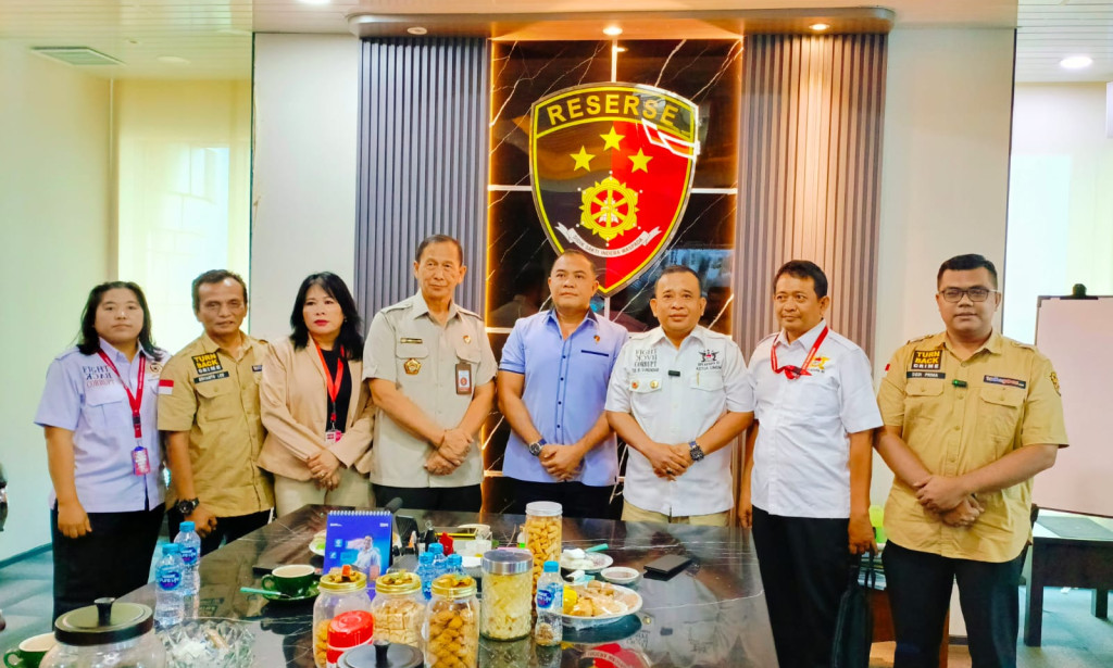 The Indonesian National Police's Criminal Investigation Agency (BPI KPNPA) Awards the Directorate of Specific Crimes (Tipidter) for its Achievements in Uncovering Illegal Mining and Subsidiz