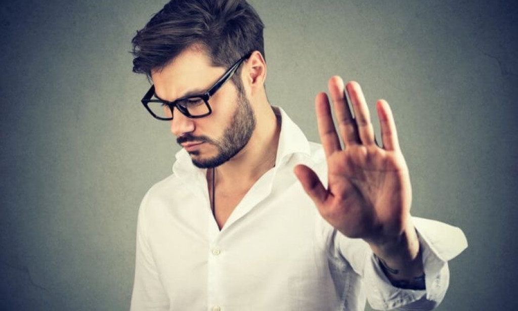 Earn Money by Pretending to Be a Statue 🗿😶💸: A Strange but Profitable Experience