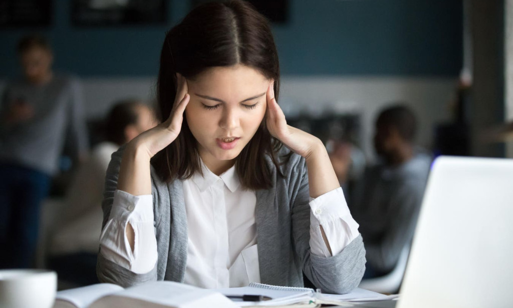 7 Everyday Things You’re Doing That Are Secretly Draining Your Energy (And How to Stop)