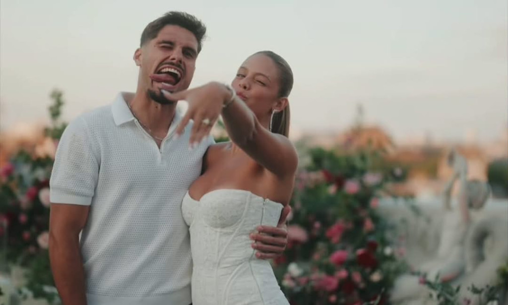 Pedro Neto's engagement to His girlfriend Carolina